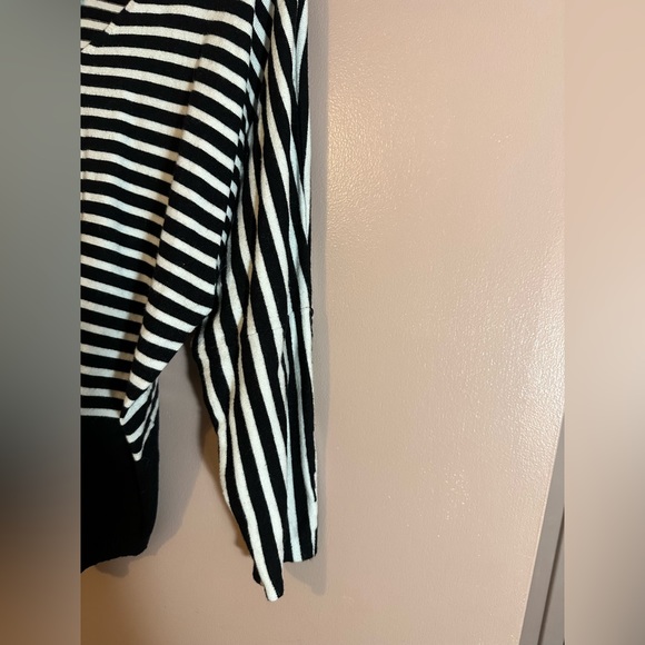 Aaeda Striped Sweater - Picture 4 of 5